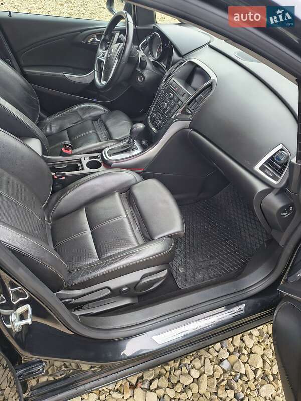 Універсал Opel Astra 2012 в Калуші