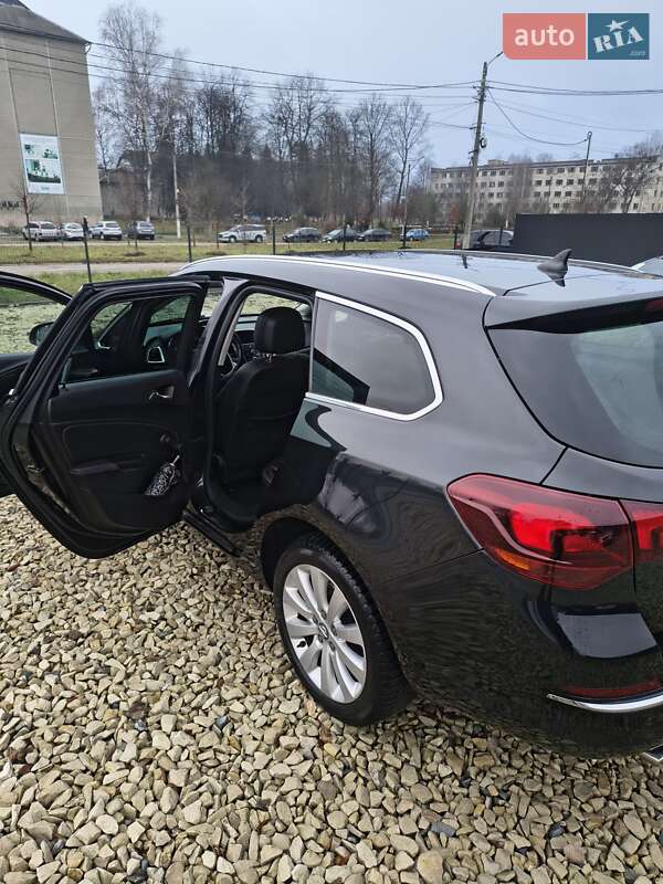 Універсал Opel Astra 2012 в Калуші