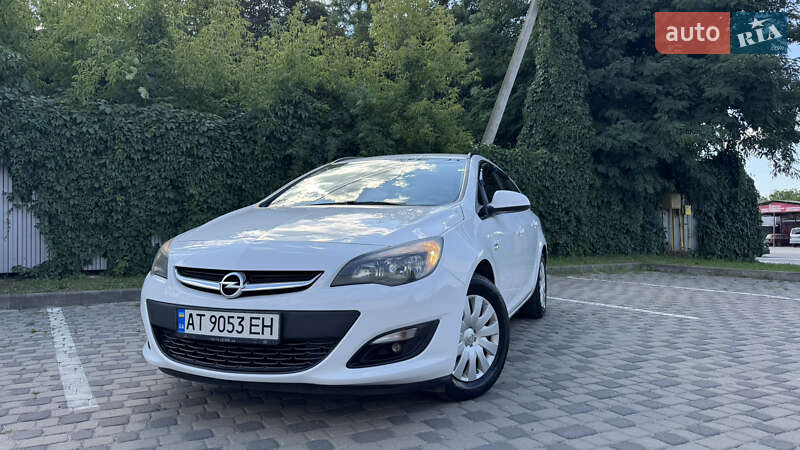 Универсал Opel Astra 2014 в Ивано-Франковске