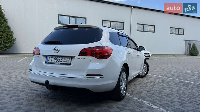 Универсал Opel Astra 2014 в Ивано-Франковске