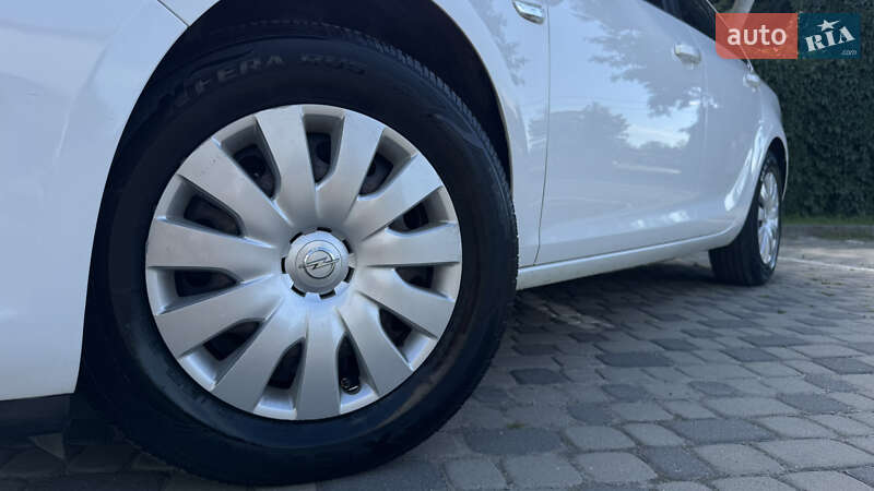 Универсал Opel Astra 2014 в Ивано-Франковске