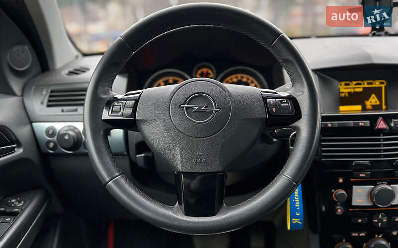 Універсал Opel Astra 2010 в Львові