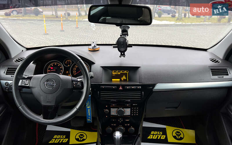 Універсал Opel Astra 2010 в Львові