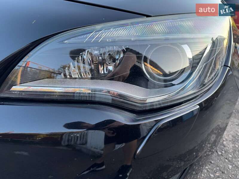 Универсал Opel Astra 2011 в Ровно