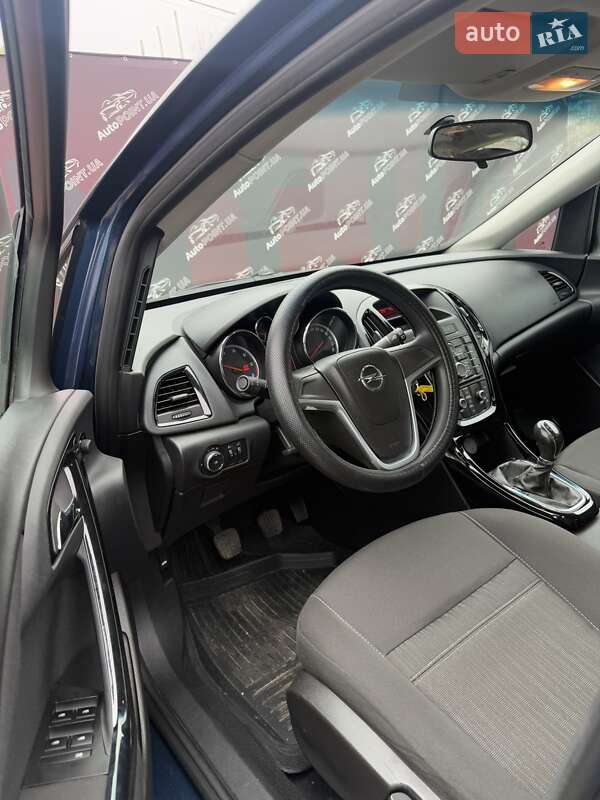 Универсал Opel Astra 2011 в Сумах