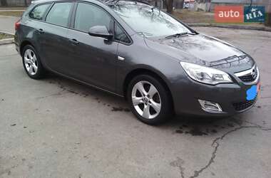 Універсал Opel Astra 2011 в Запоріжжі