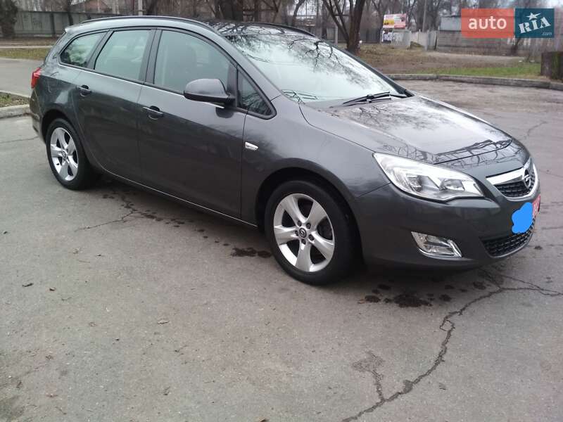 Универсал Opel Astra 2011 в Запорожье