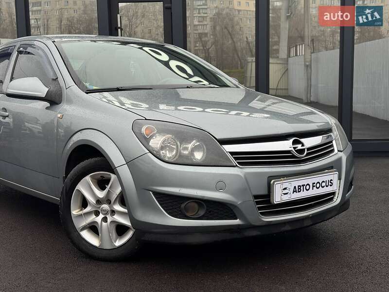 Седан Opel Astra 2012 в Киеве фото 2 Седан Opel Astra 2012 в Киеве