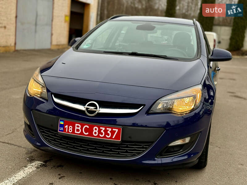 Универсал Opel Astra 2014 в Ровно фото 2 Универсал Opel Astra 2014 в Ровно