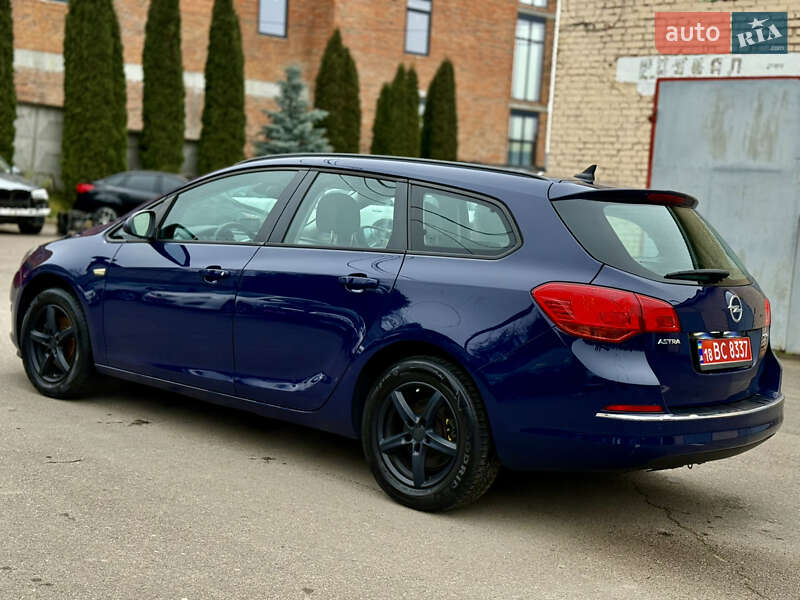 Универсал Opel Astra 2014 в Ровно фото 11 Универсал Opel Astra 2014 в Ровно