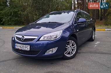 Универсал Opel Astra 2012 в Ирпене