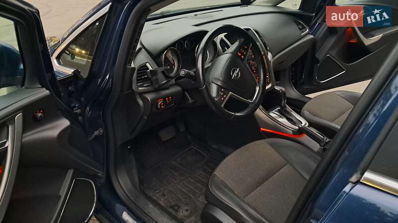 Универсал Opel Astra 2012 в Ирпене