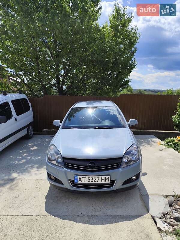 Opel Astra 2010 Opel Astra 2010