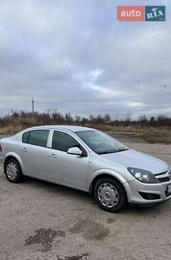 Седан Opel Astra 2012 в Летичеве