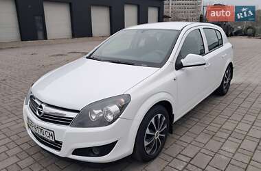 Хэтчбек Opel Astra 2012 в Запорожье