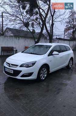 Універсал Opel Astra 2015 в Рівному