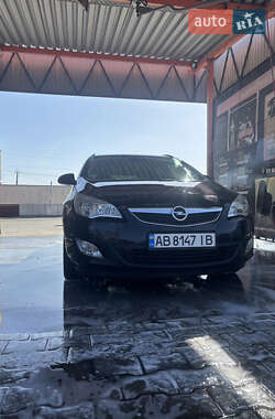 Универсал Opel Astra 2011 в Василькове