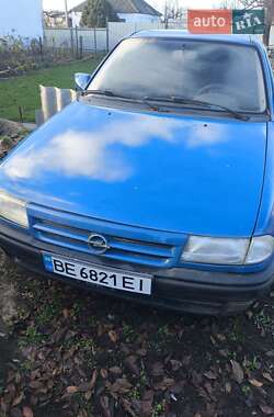 Хэтчбек Opel Astra 1993 в Николаеве