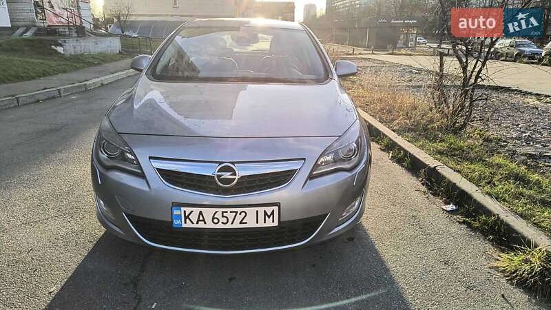 Хэтчбек Opel Astra 2010 в Киеве фото 8 Хэтчбек Opel Astra 2010 в Киеве
