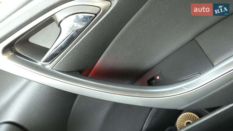 Хэтчбек Opel Astra 2010 в Киеве фото 12 Хэтчбек Opel Astra 2010 в Киеве