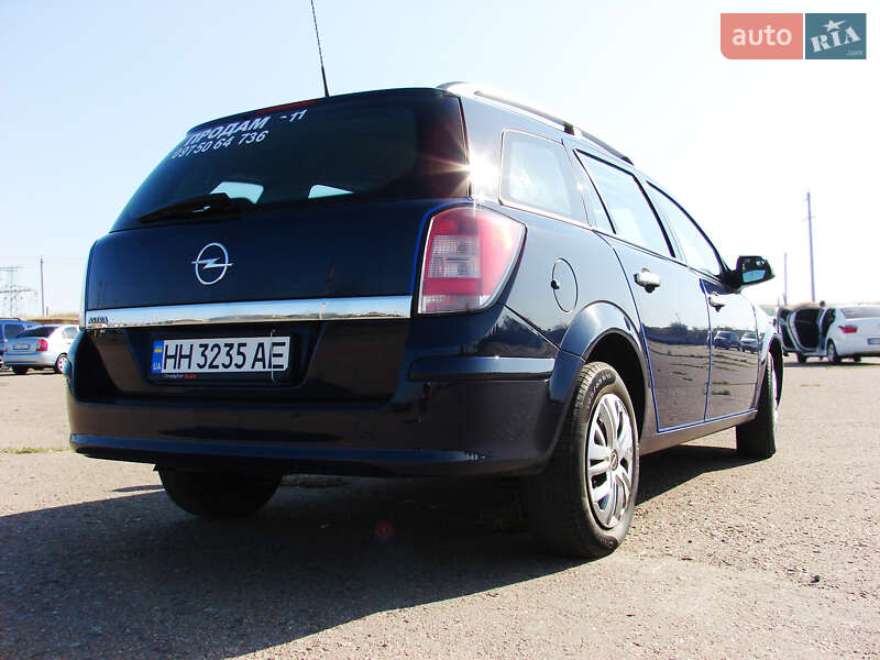Универсал Opel Astra 2011 в Одессе