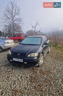 Седан Opel Astra 2008 в Тячеве