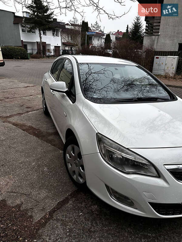 Хэтчбек Opel Astra 2010 в Ковеле