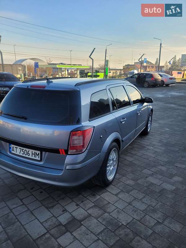 Универсал Opel Astra 2006 в Ивано-Франковске