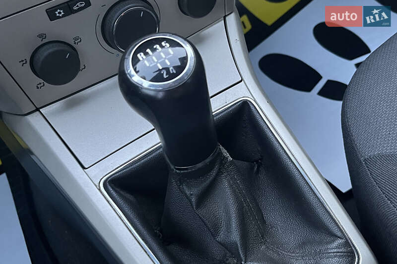 Універсал Opel Astra 2008 в Стрию