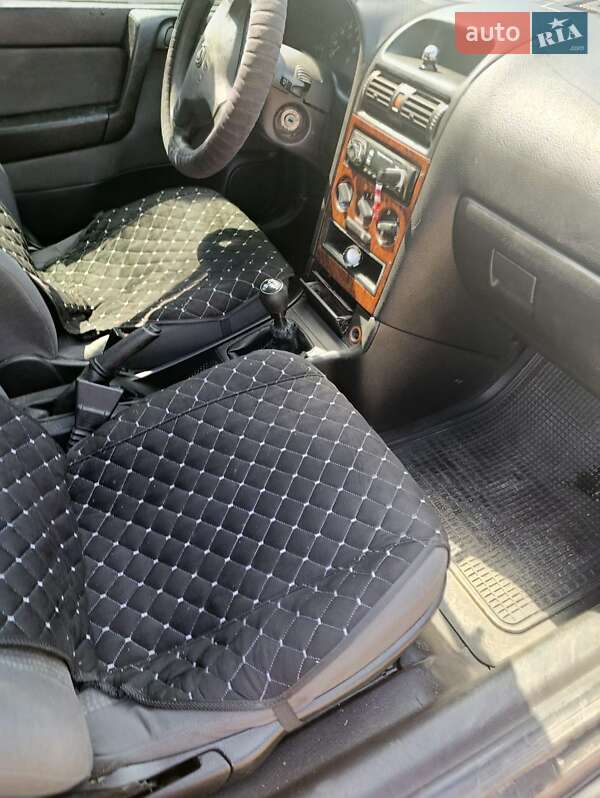 Седан Opel Astra 2006 в Первомайске