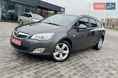 Универсал Opel Astra 2011 в Владимире