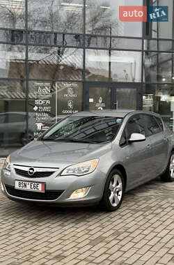 Хэтчбек Opel Astra 2011 в Ужгороде