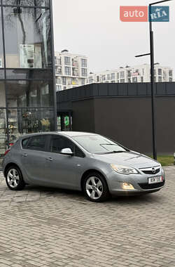 Хэтчбек Opel Astra 2011 в Ужгороде