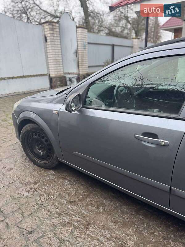 Универсал Opel Astra 2005 в Ставище