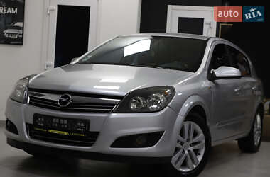 Хэтчбек Opel Astra 2009 в Дрогобыче
