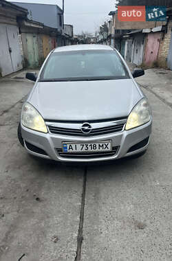 Хэтчбек Opel Astra 2008 в Вышгороде