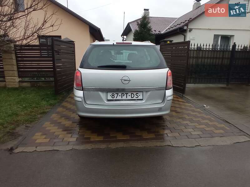 Универсал Opel Astra 2004 в Луцке