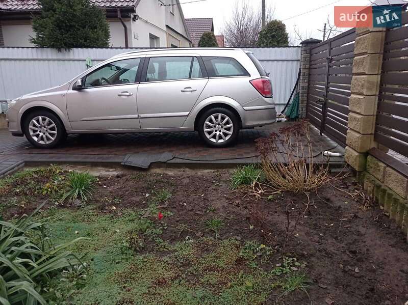 Универсал Opel Astra 2004 в Луцке