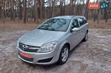 Універсал Opel Astra 2009 в Охтирці