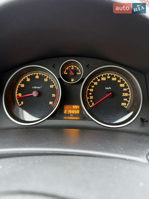 Универсал Opel Astra 2006 в Черновцах