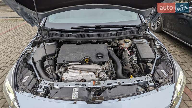 Универсал Opel Astra 2016 в Мукачево