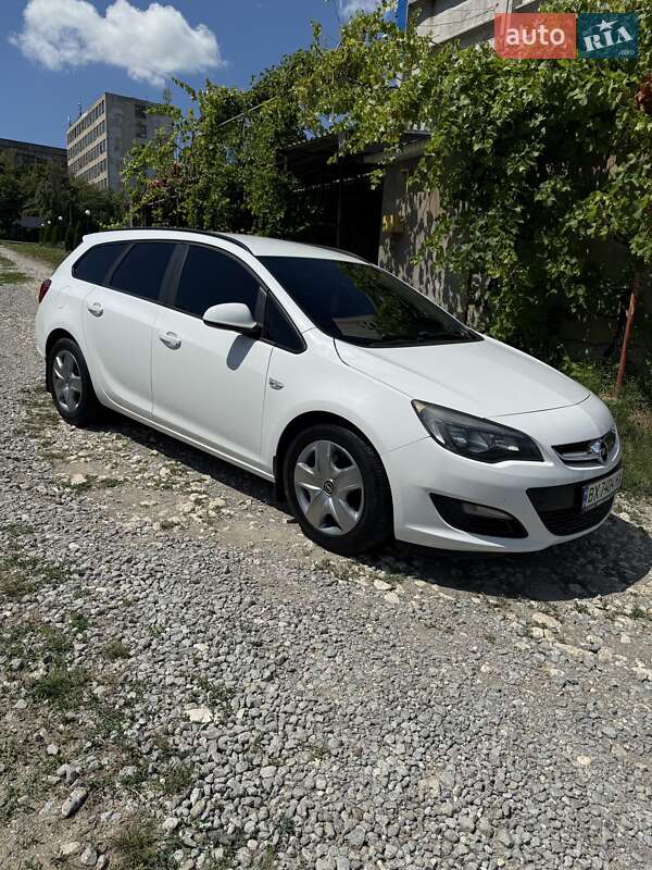 Opel Astra 2012