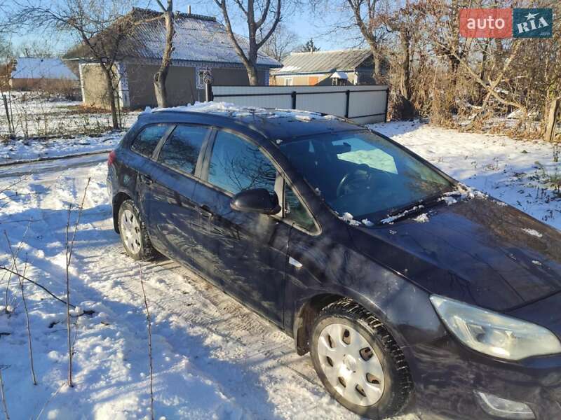 Универсал Opel Astra 2011 в Росошанах