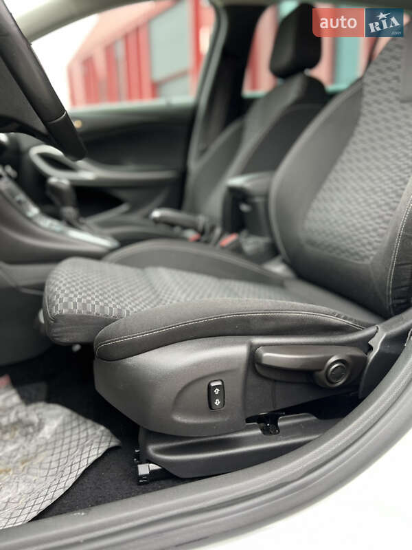 Универсал Opel Astra 2018 в Львове