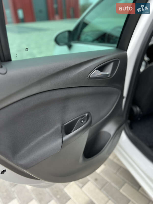 Универсал Opel Astra 2018 в Львове