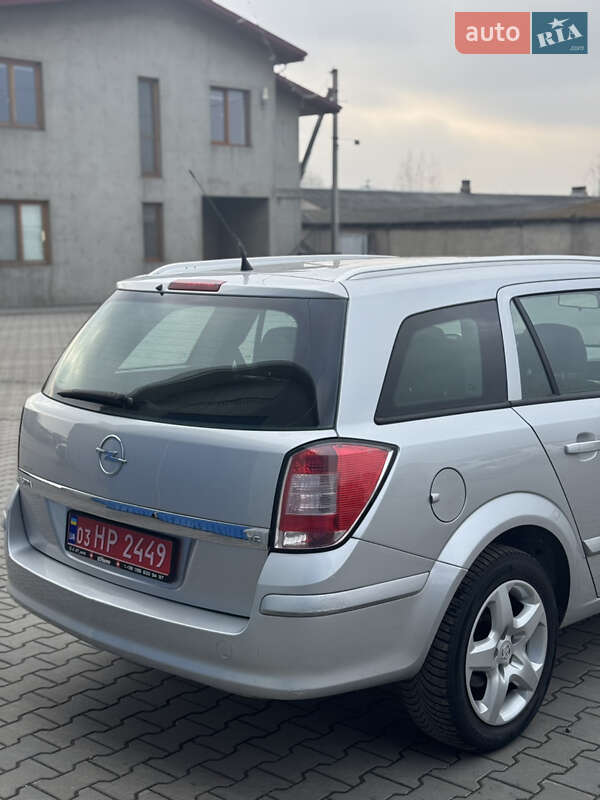 Универсал Opel Astra 2008 в Луцке