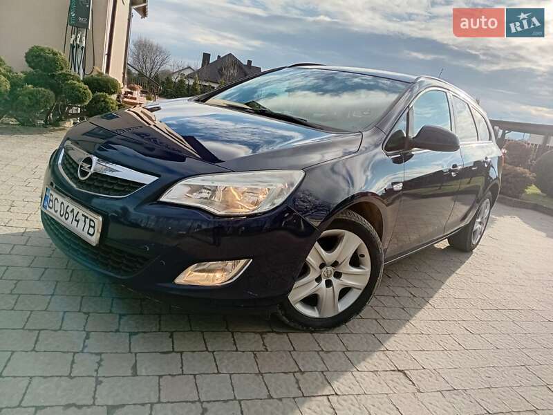Opel Astra 2011 Opel Astra 2011