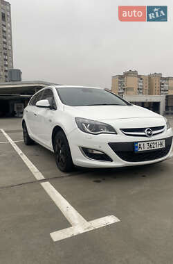 Универсал Opel Astra 2013 в Киеве