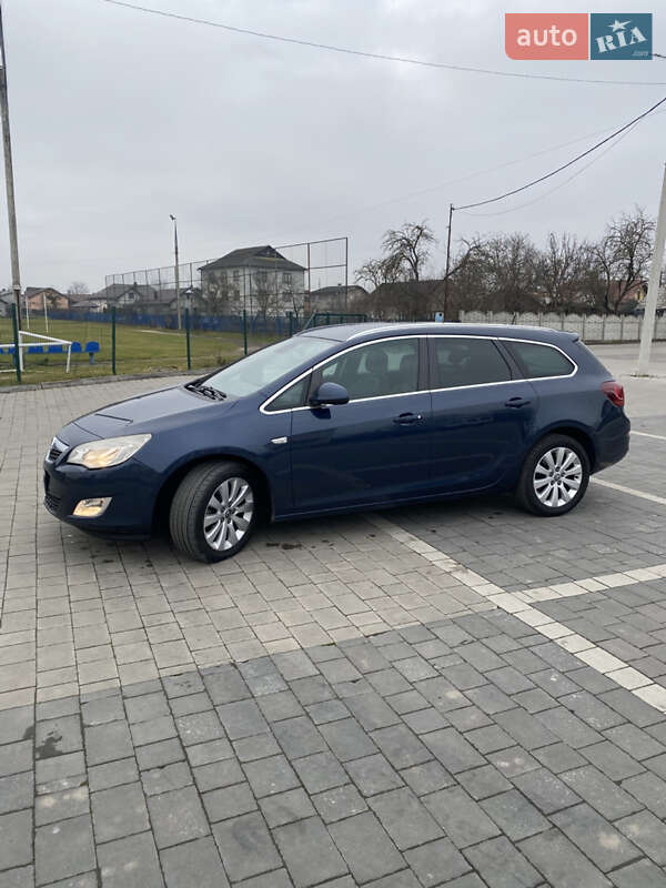 Opel Astra 2012 Opel Astra 2012