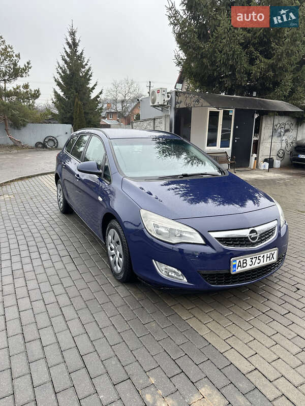 Opel Astra 2011